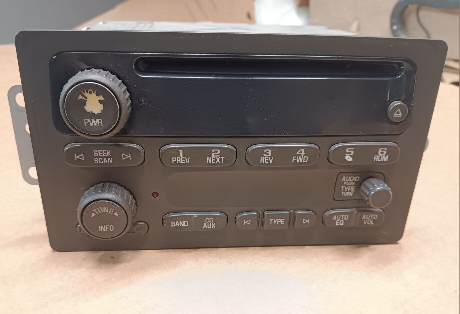 2005 Chevrolet Silverado OEM Radio CD Player Stere