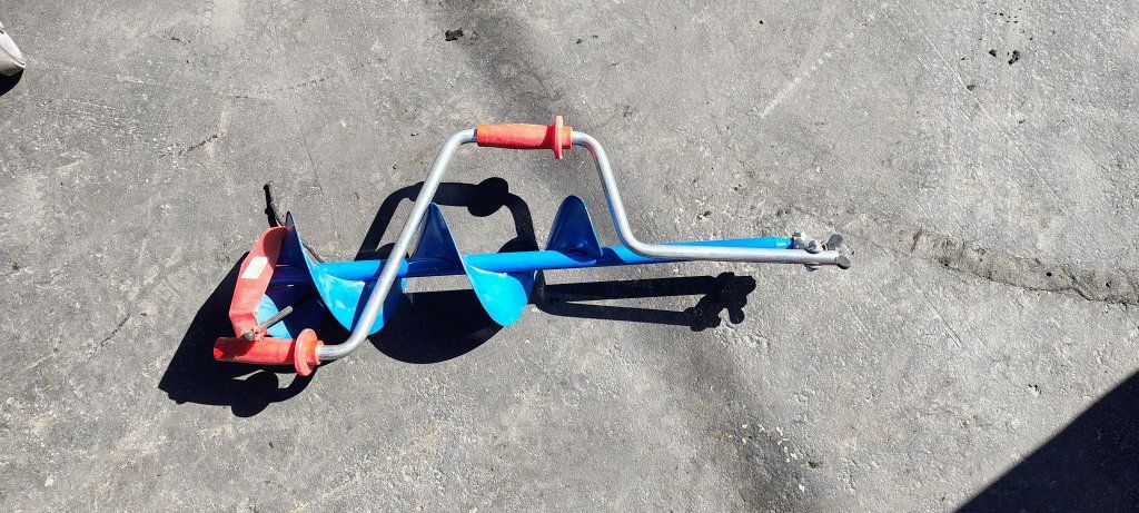 Brand new ice auger