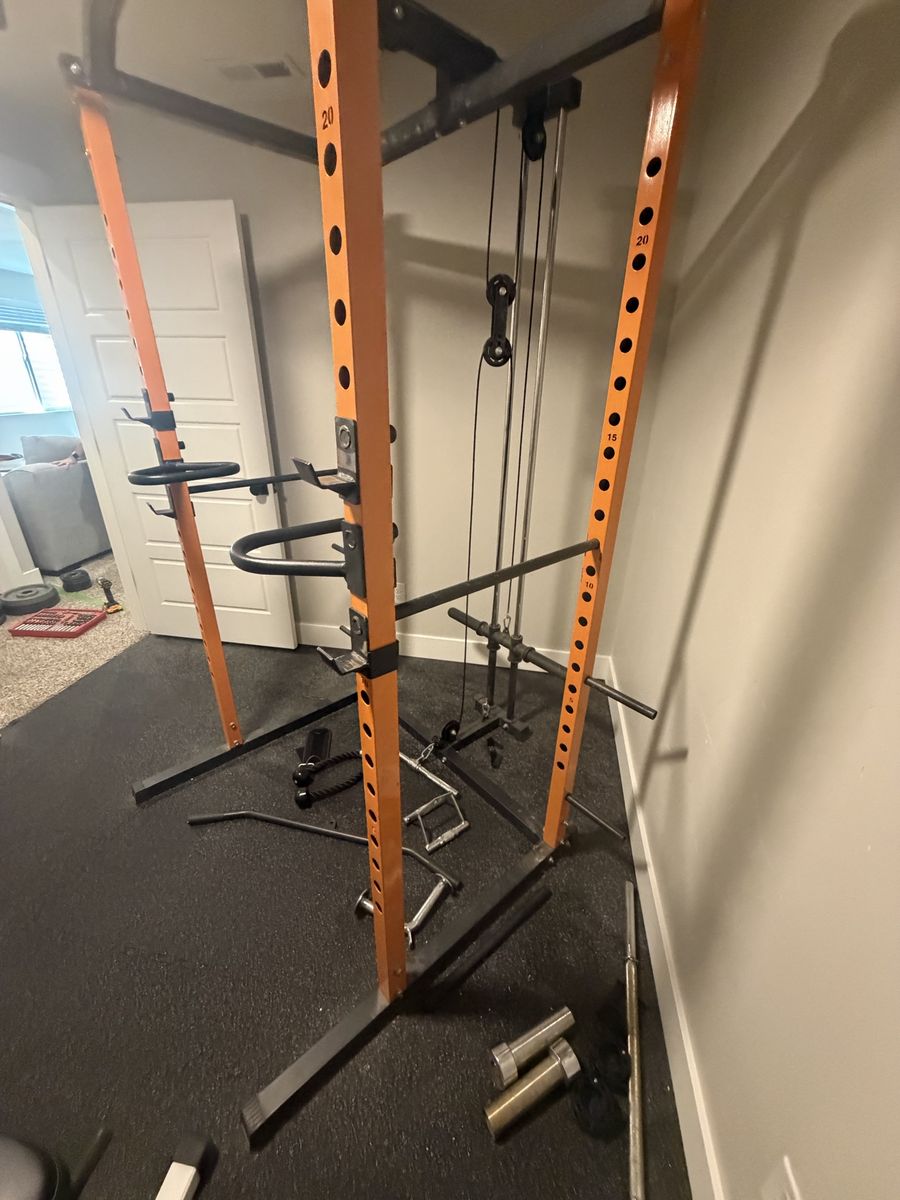 Fitness Gear Power Rack with Lat Pulldown System - Home Gym Squat Rack