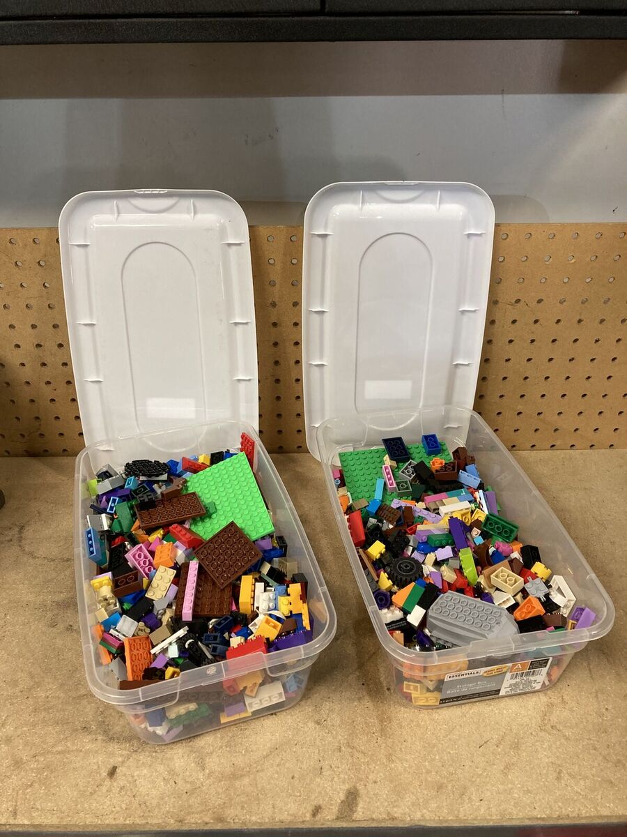 Loose Lego blocks