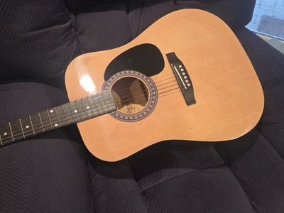 Esteban Acoustic Guitar