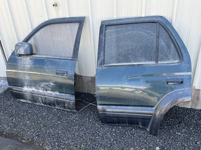 1996-2002 4Runner divers side doors