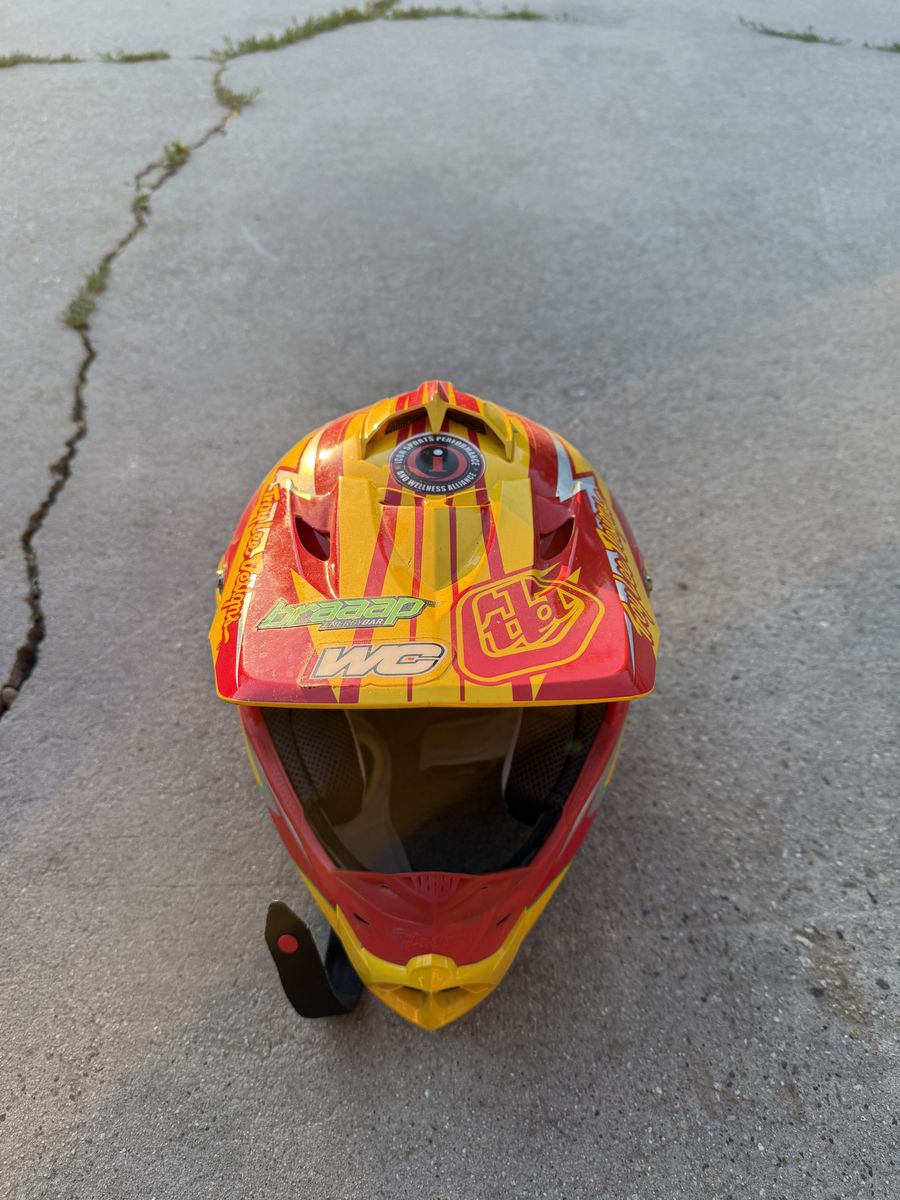 Troy Lee Designs moto helmet