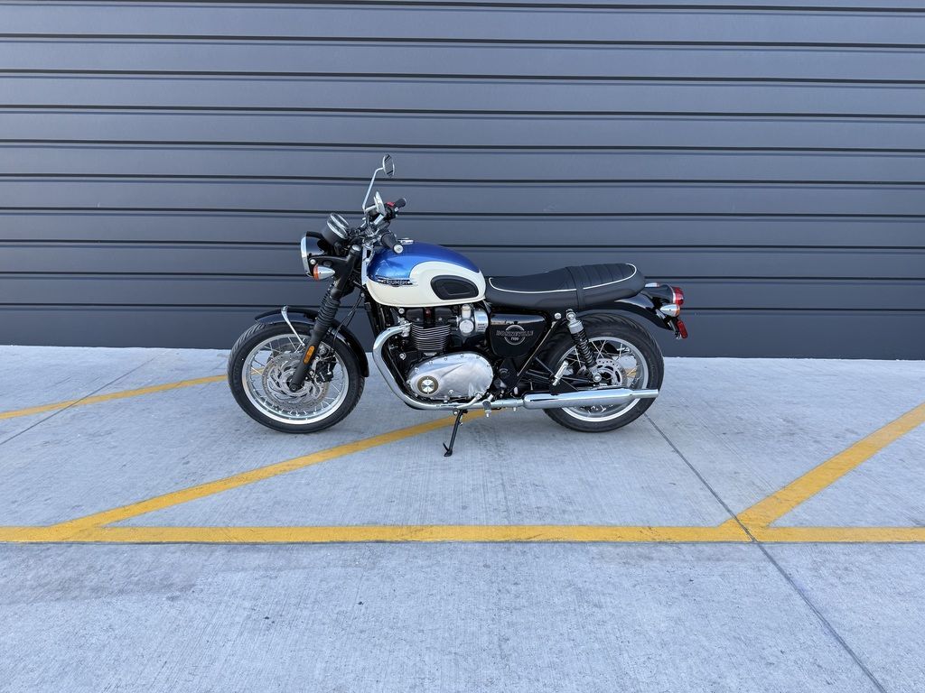 2026 Triumph Bonneville T120 Aegean blue