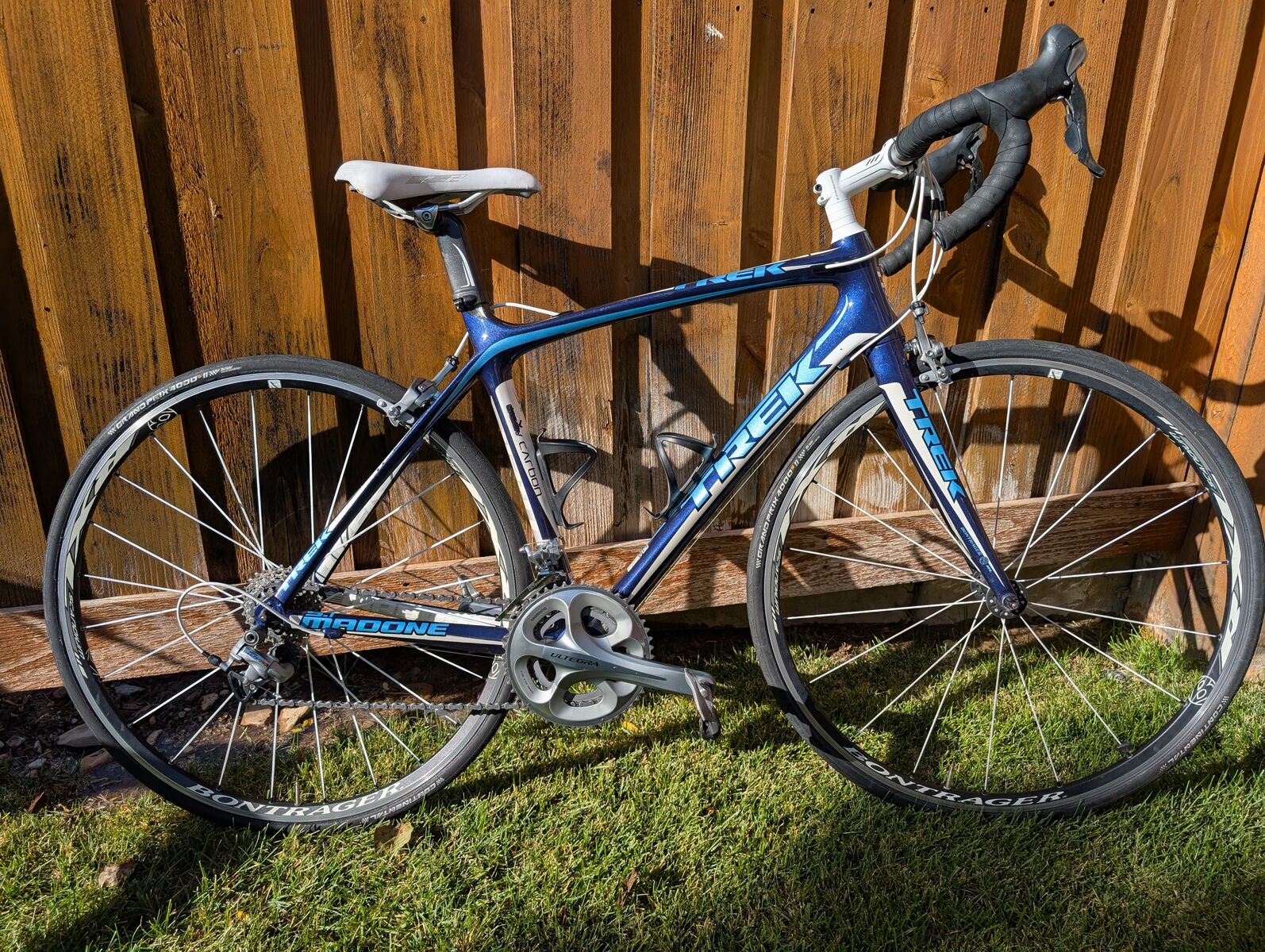 Beautiful blue Trek Madone 5.1 Carbon Size 52 Ulte
