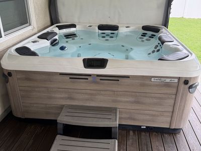 Bullfrog Spas A Series Hot Tub with Cover and Steps