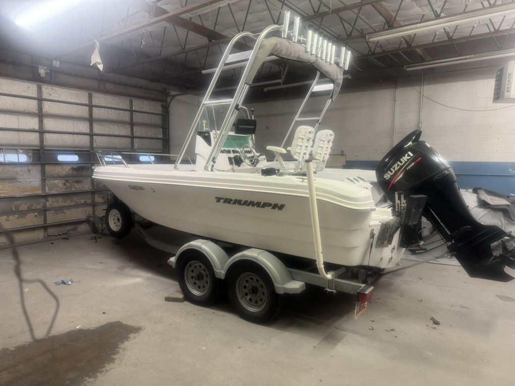 2012 Triumph 195 Center Console