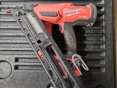 Milwaukee M18 Fuel 15 Guage Finish Nailer