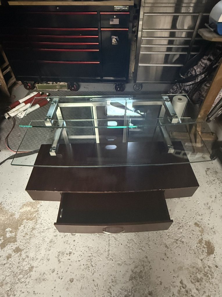 Tv Stand W/shelves And Drawer