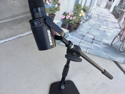 Shure podcast Microphone