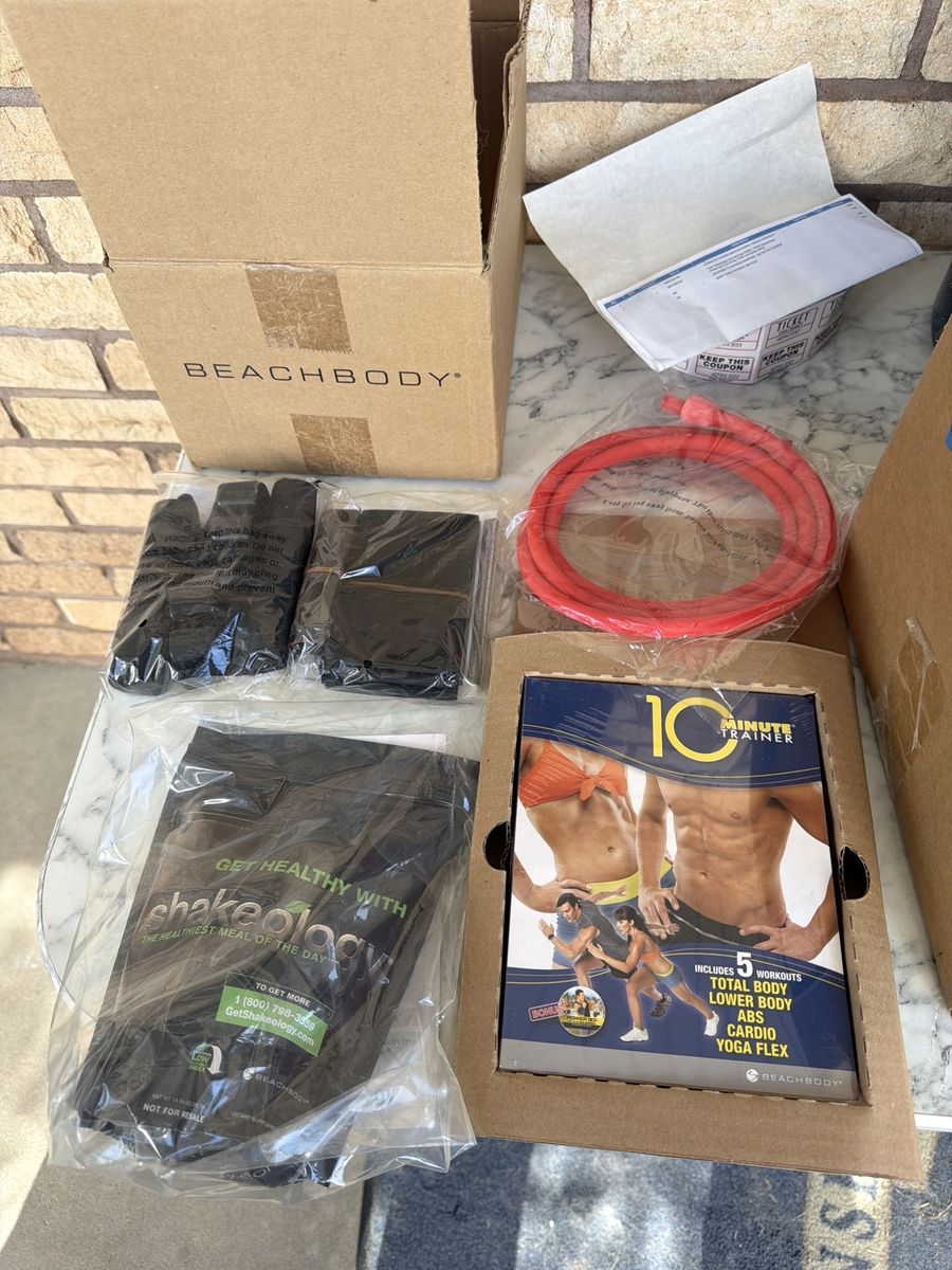 Beachbody 10-Minute Trainer Kit: DVDs, Resistance Band, Gloves, Shakeology Sample