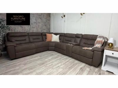 FLETCHER UPHOLSTERY RECLINER SECTIONAL WE OFFER DELIVERY.