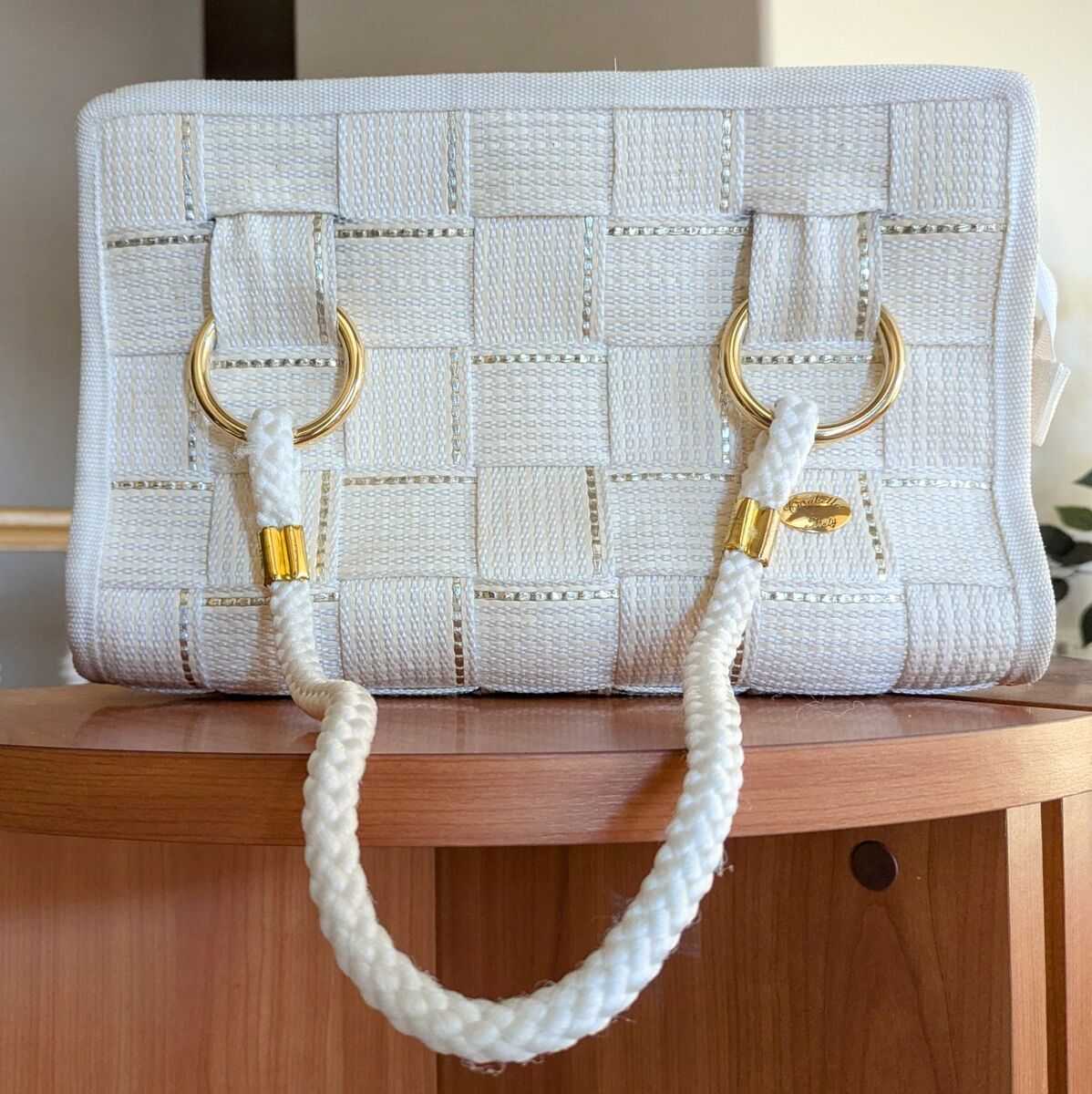 Vintage Carabella Italy white woven handbag