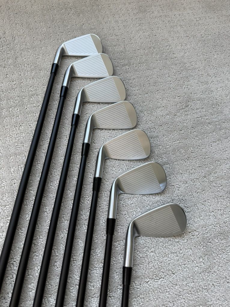 Cobra 3DP Tour 4-PW Stiff