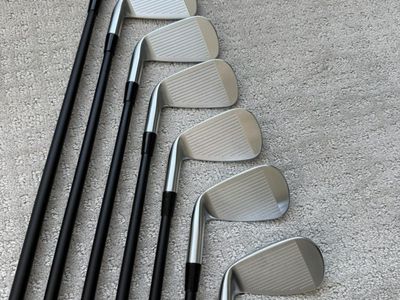 Cobra 3DP Tour 4-PW Stiff