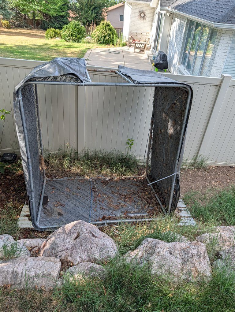 Used 6x6 Outdoor Chain Link Dog Kennel with Cover - Small Pet Enclosure