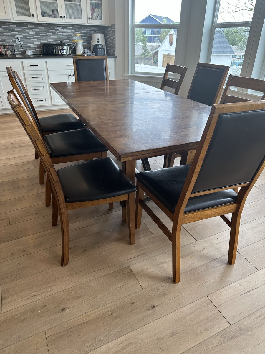 Kitchen Table and Chairs