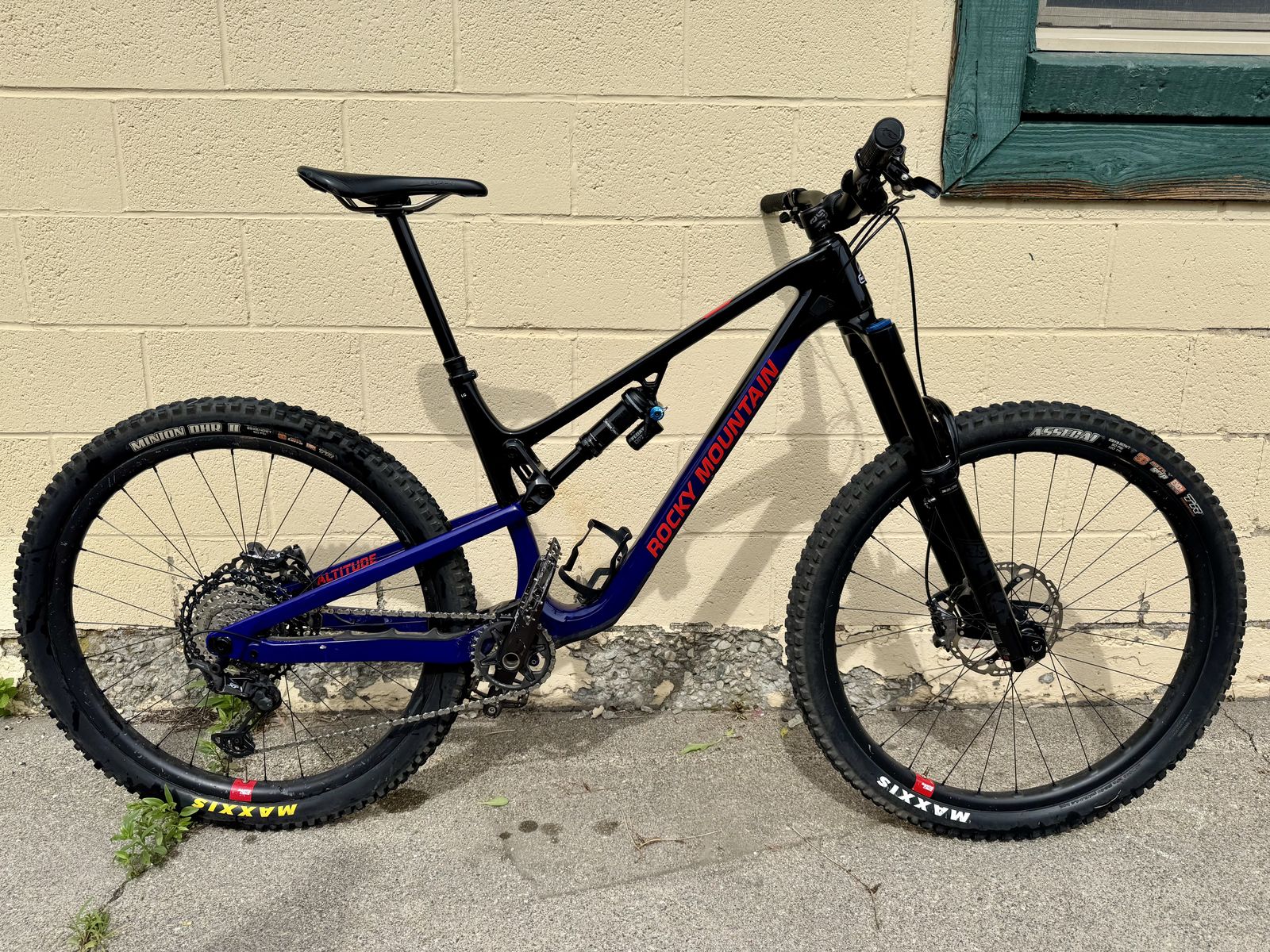 Rocky Mountain Altitude c50 large - Reserve Carbon Wheels