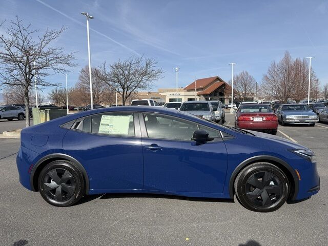 2026 Toyota Prius Plug-in Hybrid SE