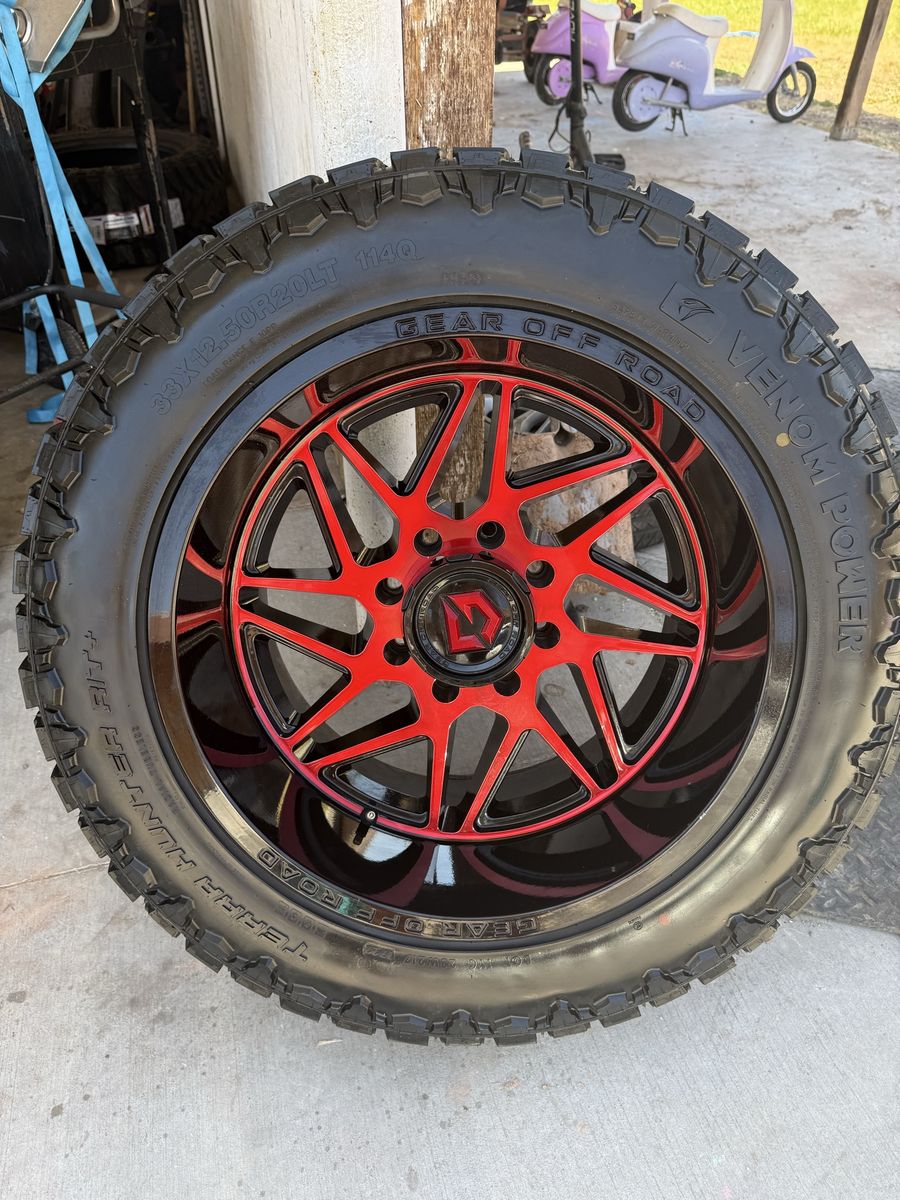 20x12 -44 8x6.5 33s