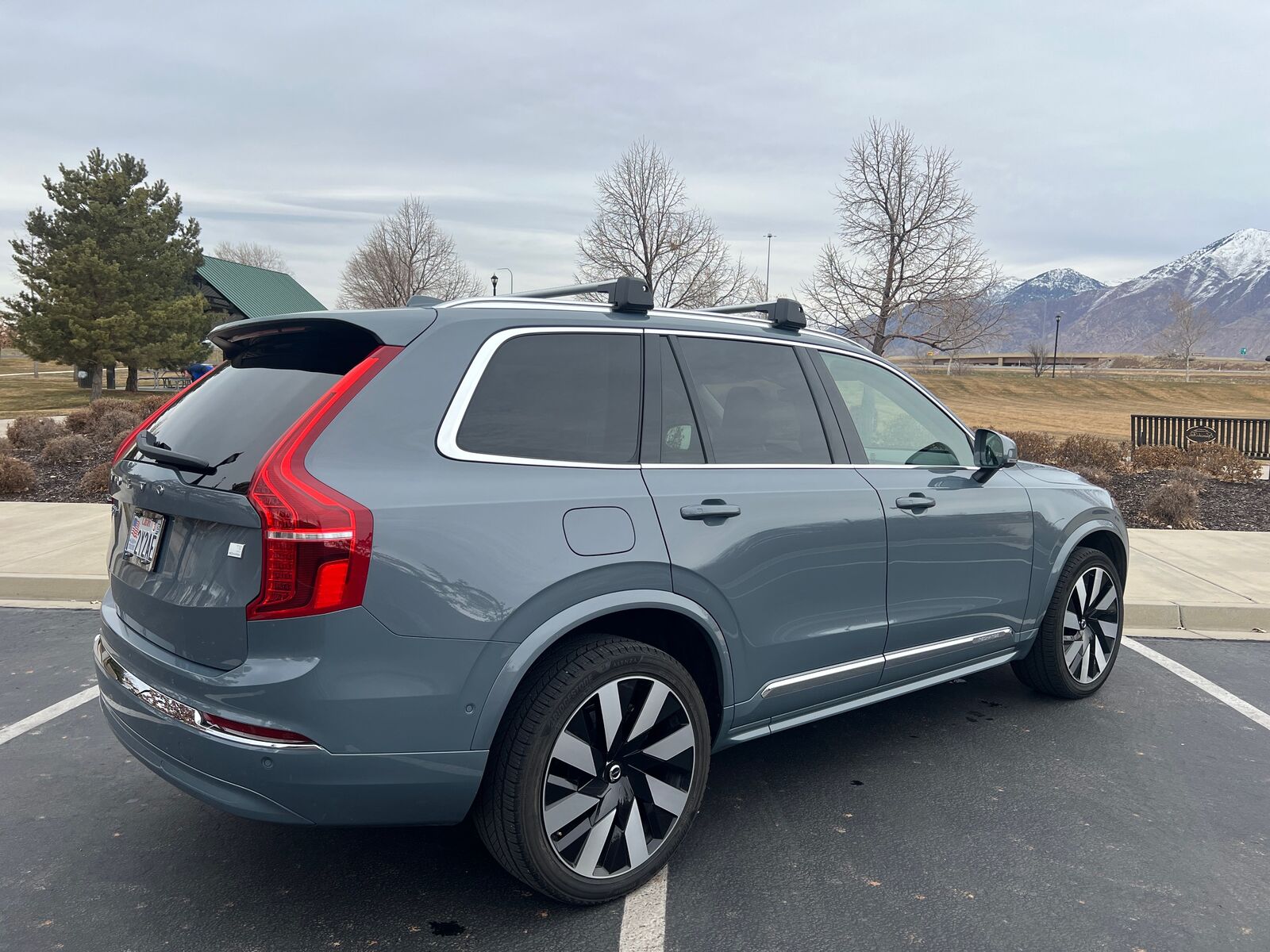 2023 Volvo XC90 Recharge T8 Core Bright Theme