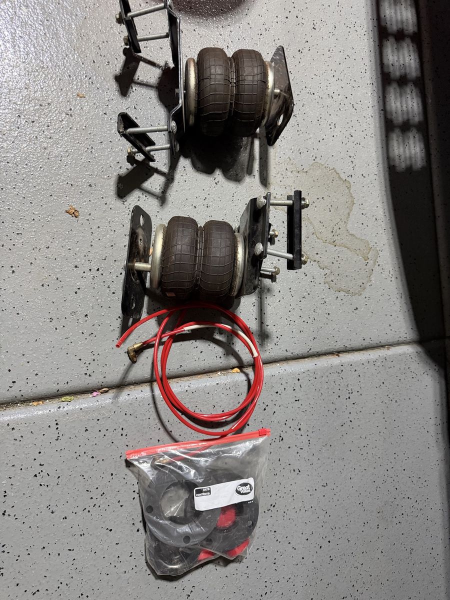 2nd Gen Tundra Air Bags and front leveling pucks