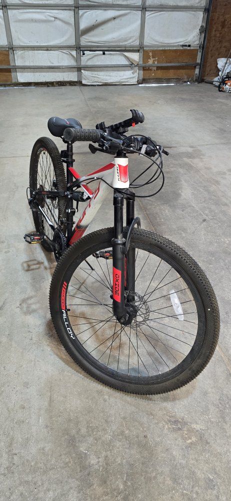 huffy 27.5 inch mountain bike