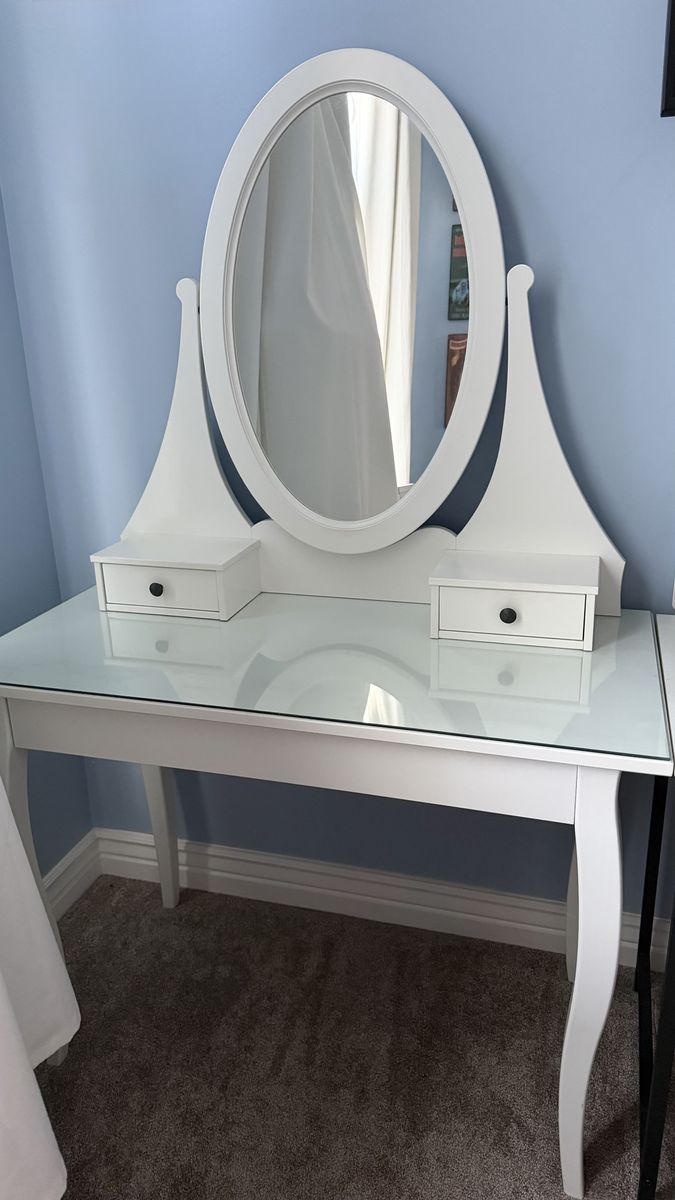 IKEA HEMNES Dressing table with mirror