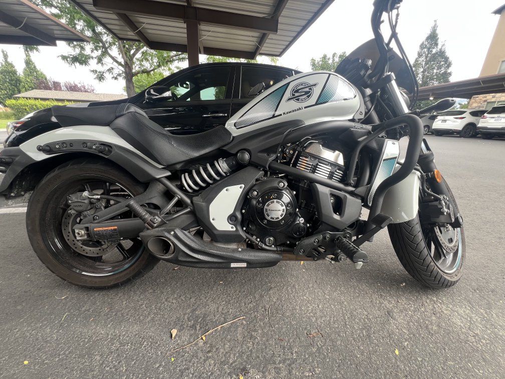 Kawasaki Vulcan S 650 Cruiser Motorcycle - White & Black