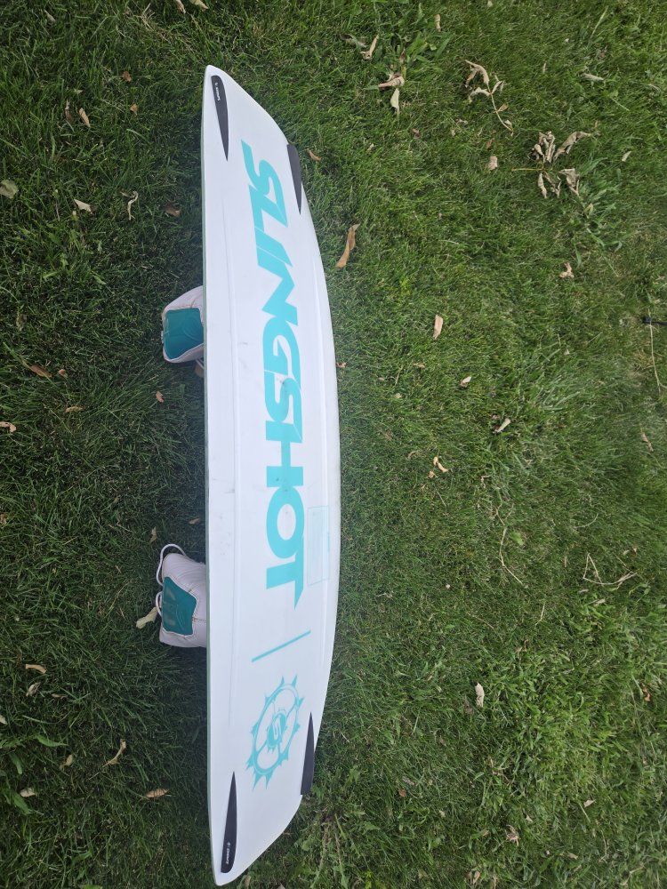 Slingshot Contrast 134 Wakeboard with Bindings Included