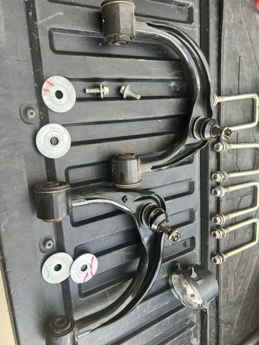 OEM Toyota Tacoma 4x4 Upper Control Arms (UCAs) /washers 2005-2015