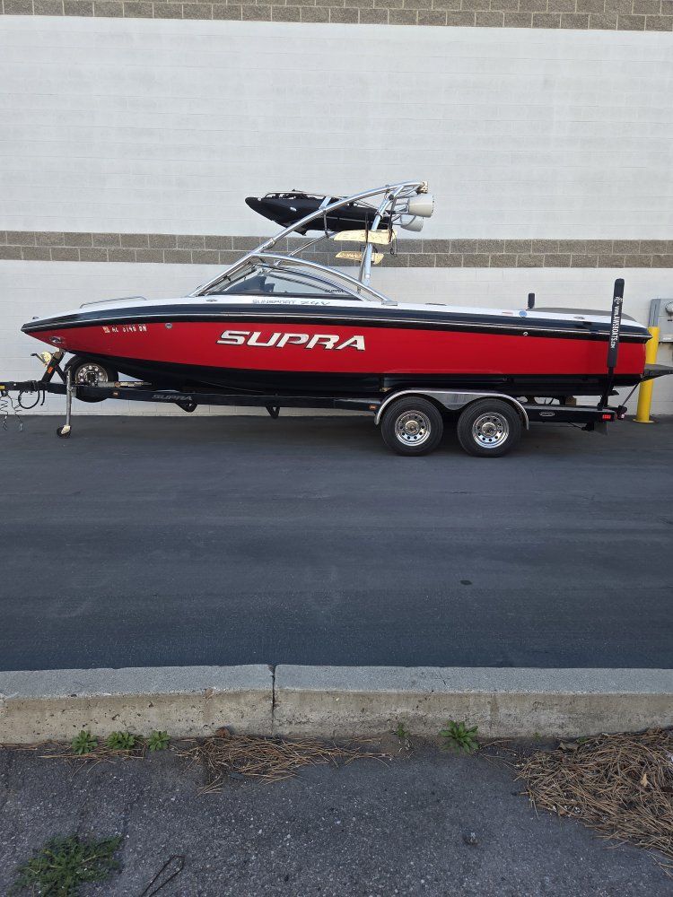 2008 Supra Susport 24 foot Surf