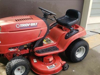 Troy-bilt Bronco riding lawn mower