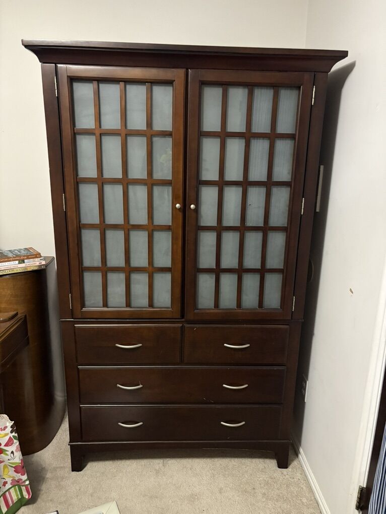 Armoire/Wardrobe/Tv Stand