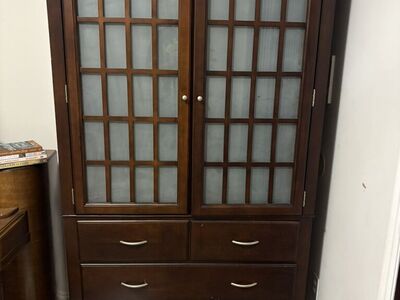 Armoire/Wardrobe/Tv Stand