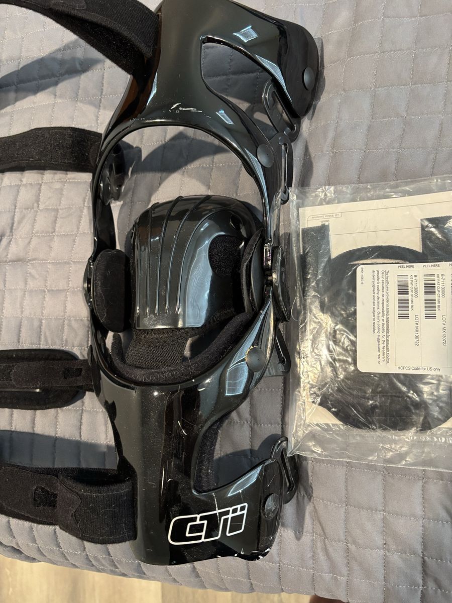 CTi Össur Custom Knee Brace with Patella Cup Kit Black