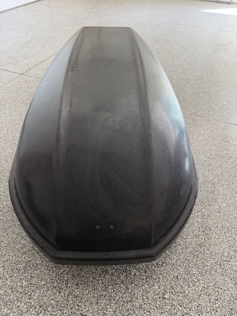 Yakima SkyBox 16 Carbonite