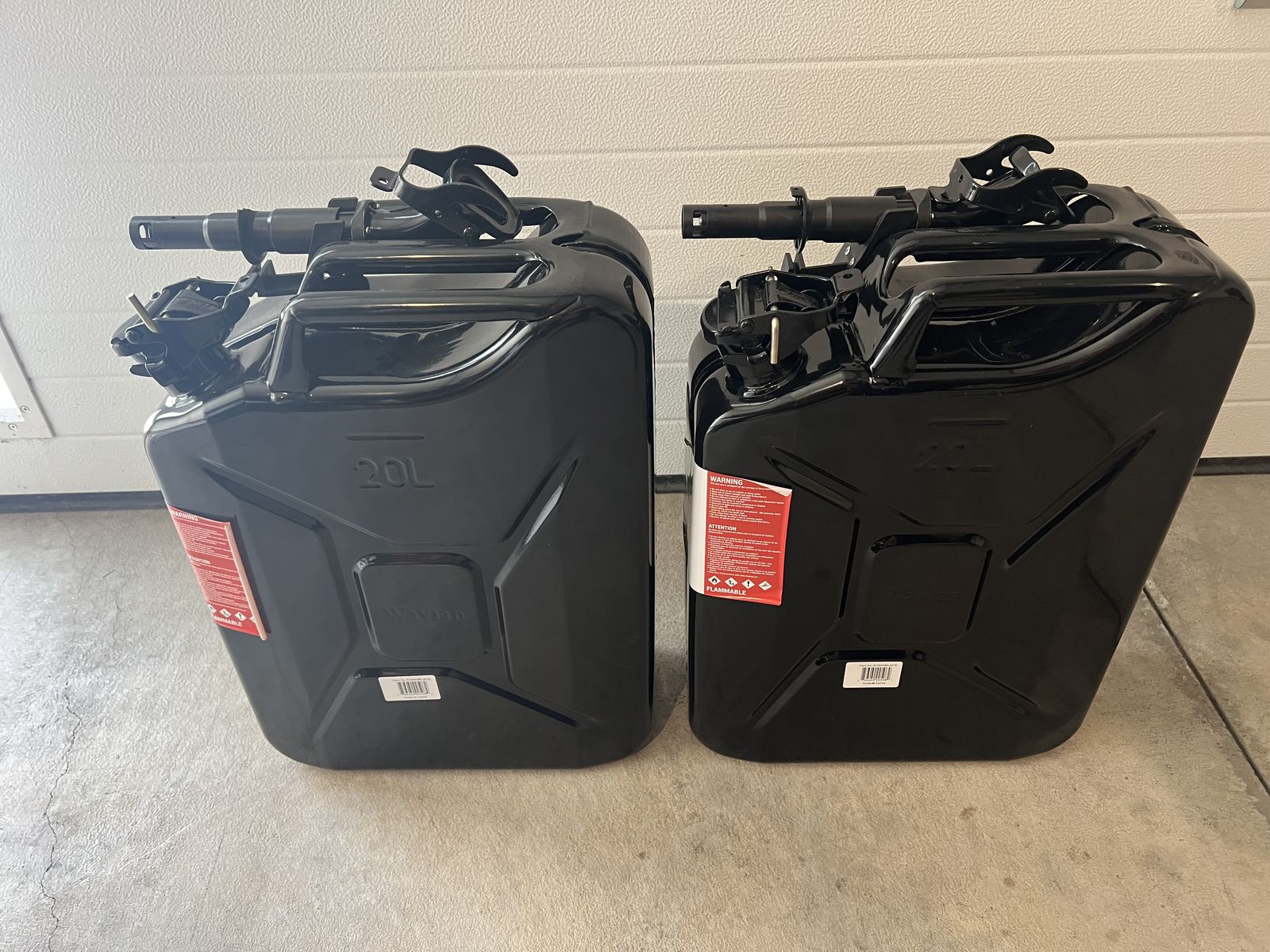 2 Wavian 20L Jerry Cans