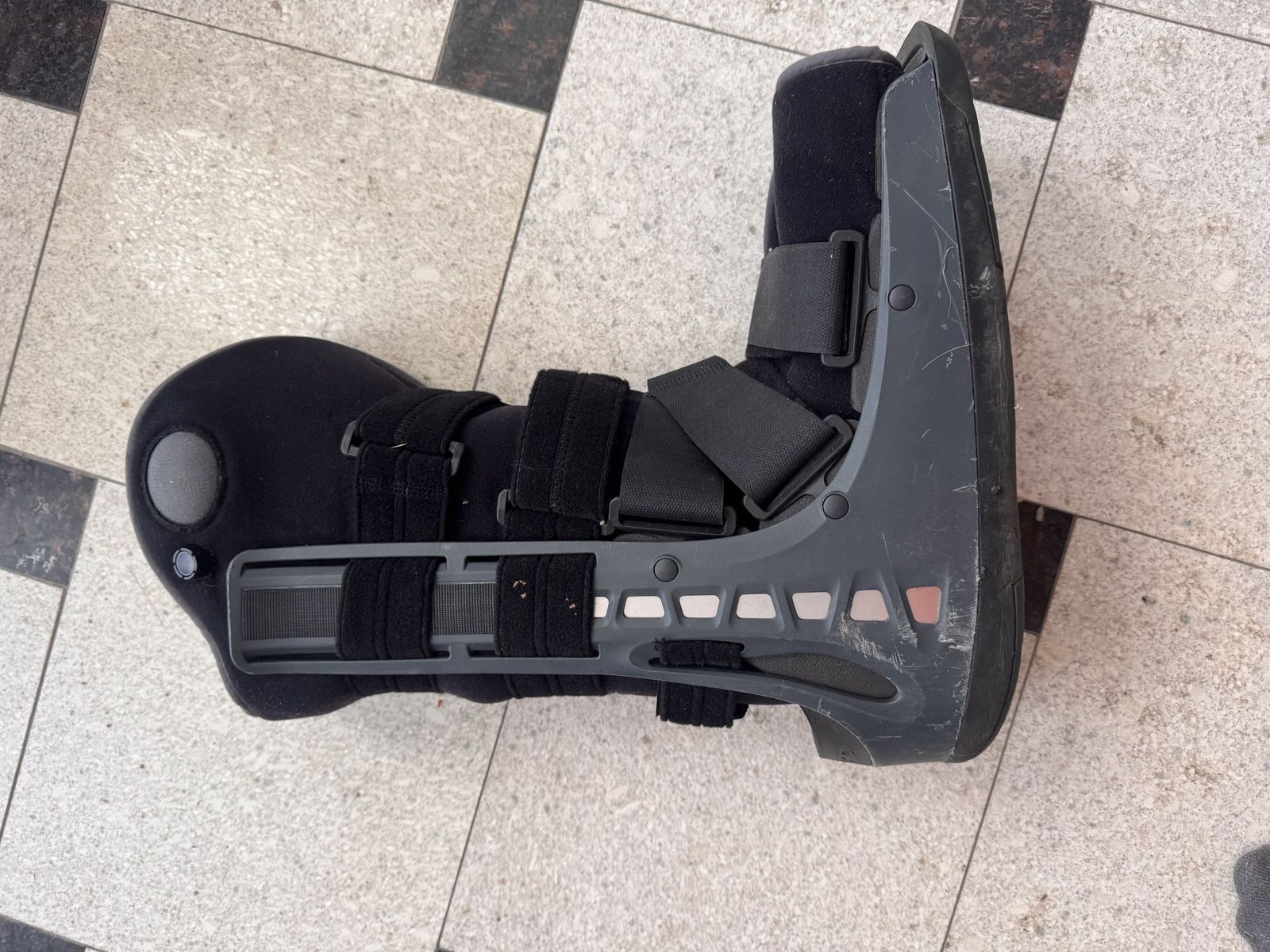 DonJoy MaxTrax II Walking Boot - Size XL, Black