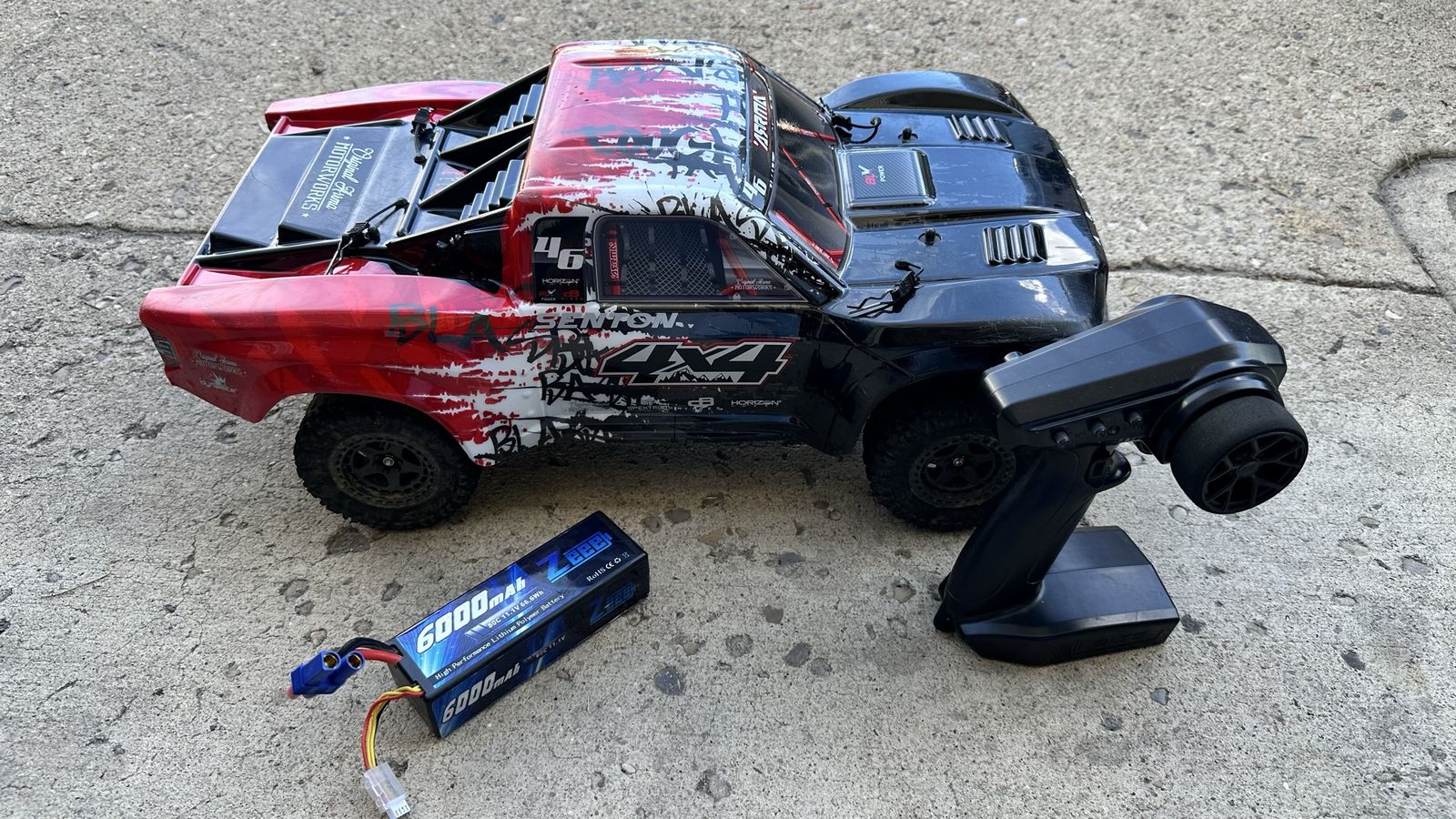 Arrma Senton BLX 3S With Battery Good condition