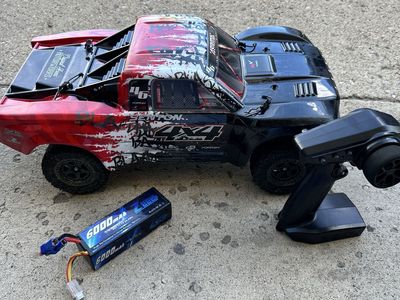 Arrma Senton BLX 3S With Battery Good condition