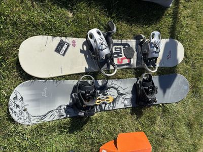 Snowboards with bindings