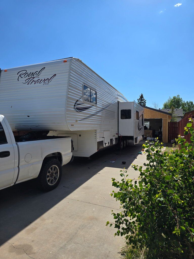 2016 Royal Travel by design 35 ft