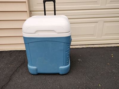 Igloo Wheeled Cooler