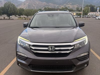 2017 Honda Pilot Touring w/Navi w/DVD