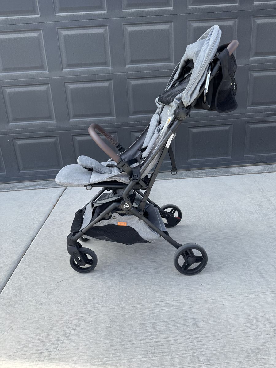 Mamazing light weight travel stroller