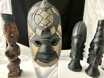 Like New - Genuine Hand Carved Wood from Fiji - Ebony Wood Couple - LG MASK - Moana Wood - C PIX