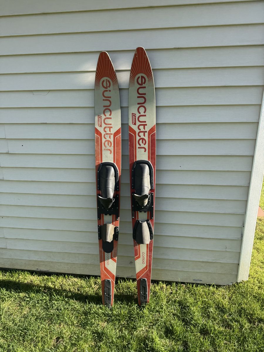 Vintage! Coleman Suncutter Waterskis