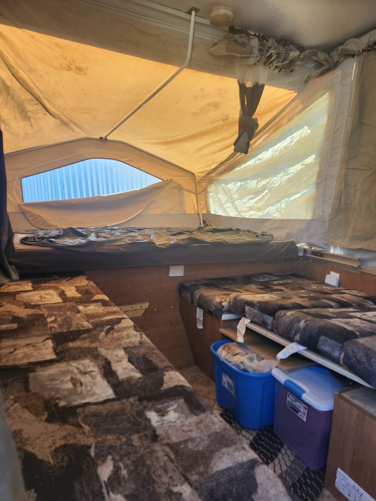 2009 flagstaff by forest river popup camper