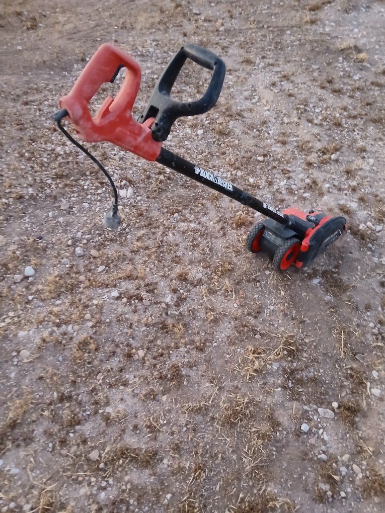 BLACK+DECKER LE750 Edge Hog 11 Amp 2-in-1 Electric Landscape Edger & Trencher